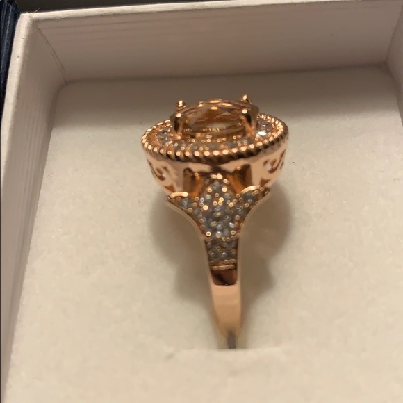 Morganite Ring new without tags - Picture 2 of 7